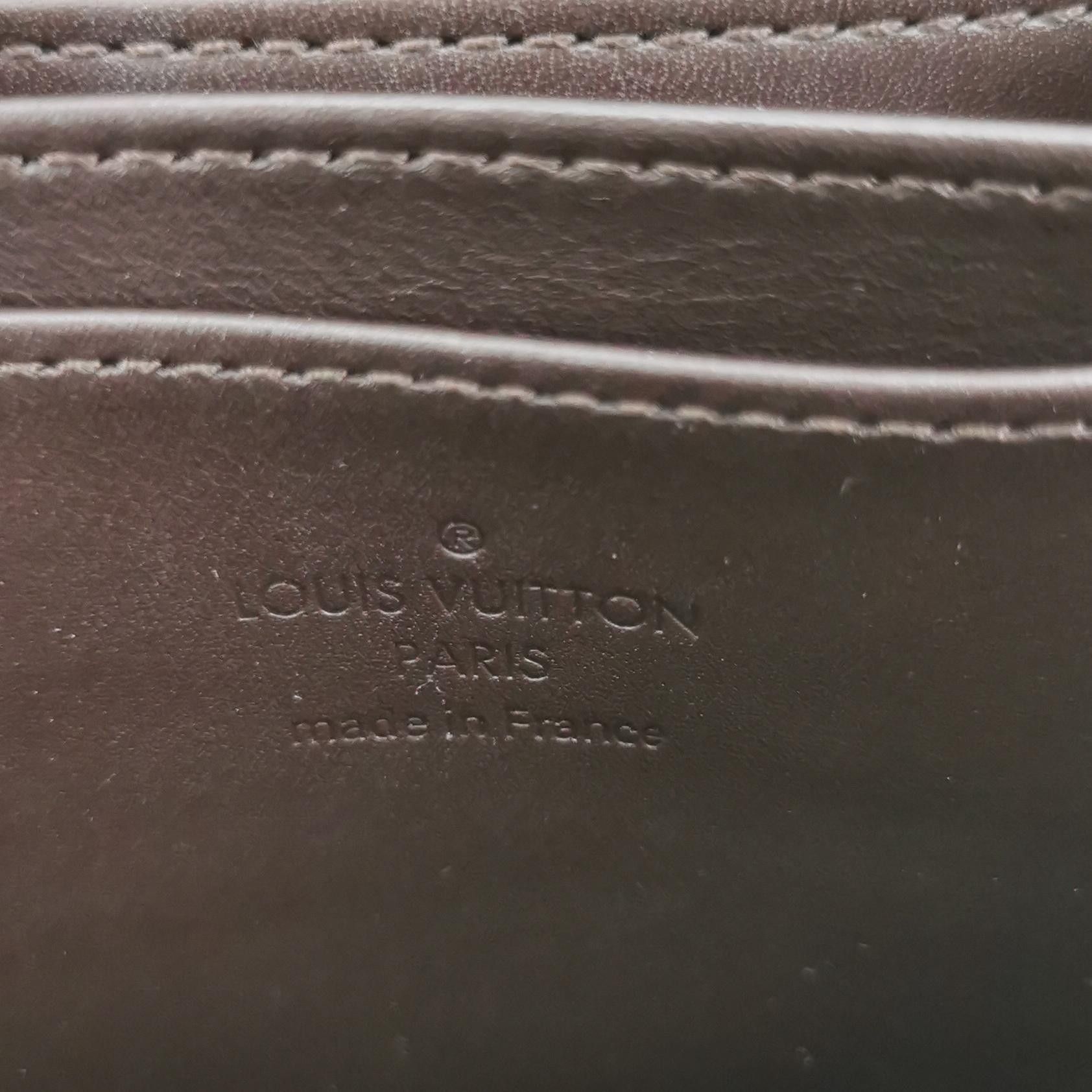 Louis Vuitton Louis Vuitton (LV) Zippy patent leather embossed monogram z Size ONE SIZE - 6 Thumbnail