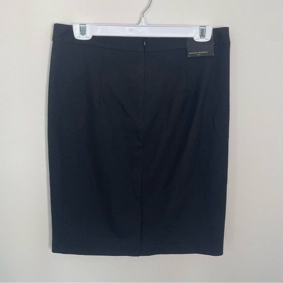 Banana Republic Banana Republic Washable Classic Black Pencil Skirt Size 30" / US 8 / IT 44 - 2 Thumbnail