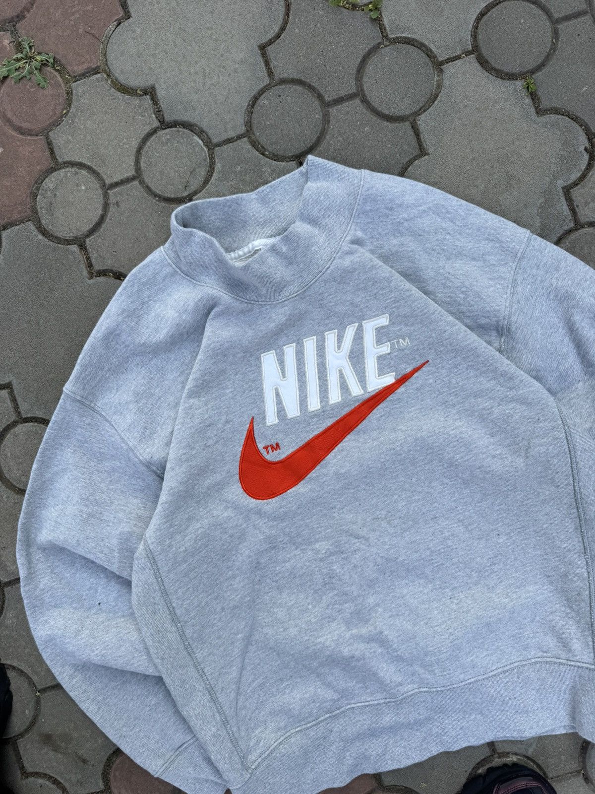 Nike Nike Spell Out Center Logo Sweatshirt Y2K Size US M / EU 48-50 / 2 - 4 Thumbnail