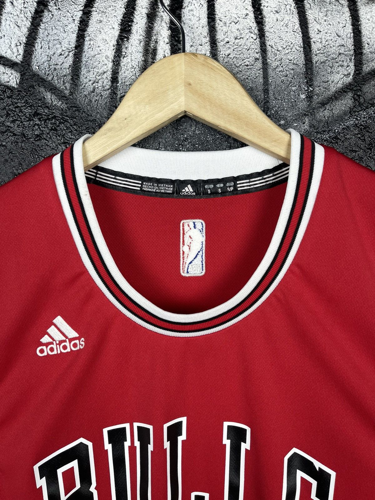 NBA Adidas NBA Chicago Bulls Jersey Rose 1 Men’s Size S Size US S / EU 44-46 / 1 - 9 Thumbnail