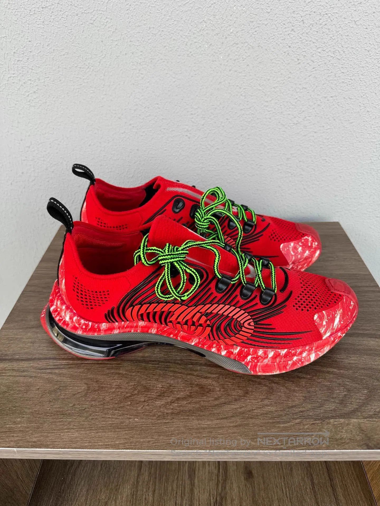 Gucci Red Low. Size US 9 / EU 42 - 1 Thumbnail