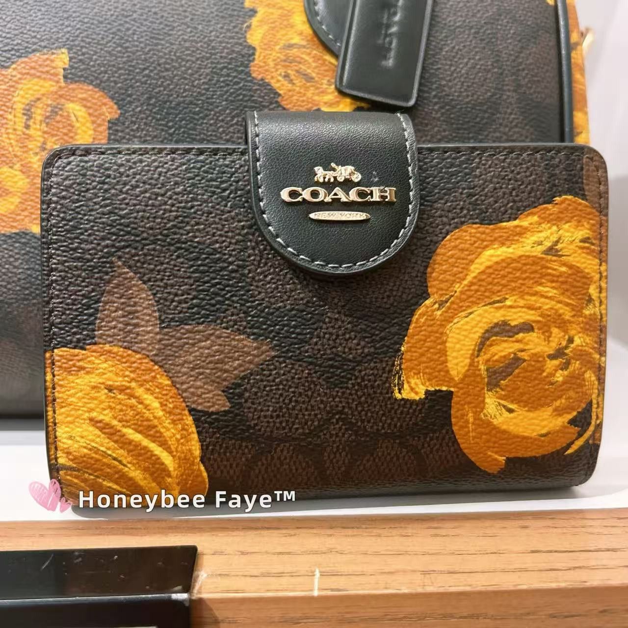 Coach Medium Corner Zip Wallet In Signature Canvas With Floral Size ONE SIZE - 1 Thumbnail