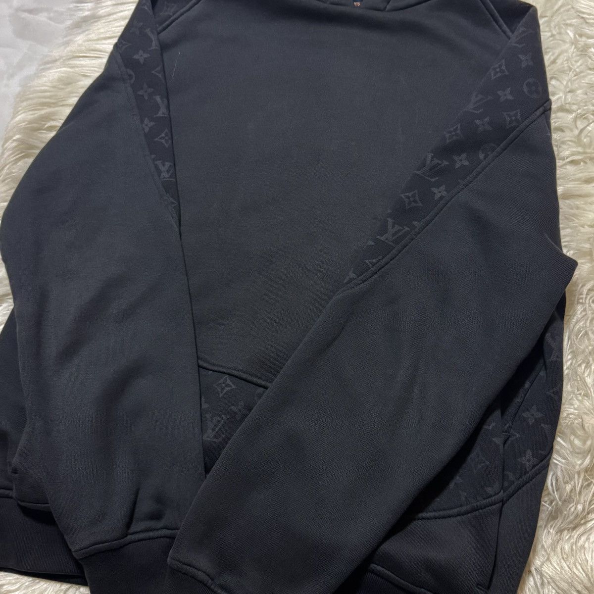 Louis Vuitton Authentic Louis Vuitton Circle Monogram Hoodie Pullover Size US S / EU 44-46 / 1 - 11 Thumbnail