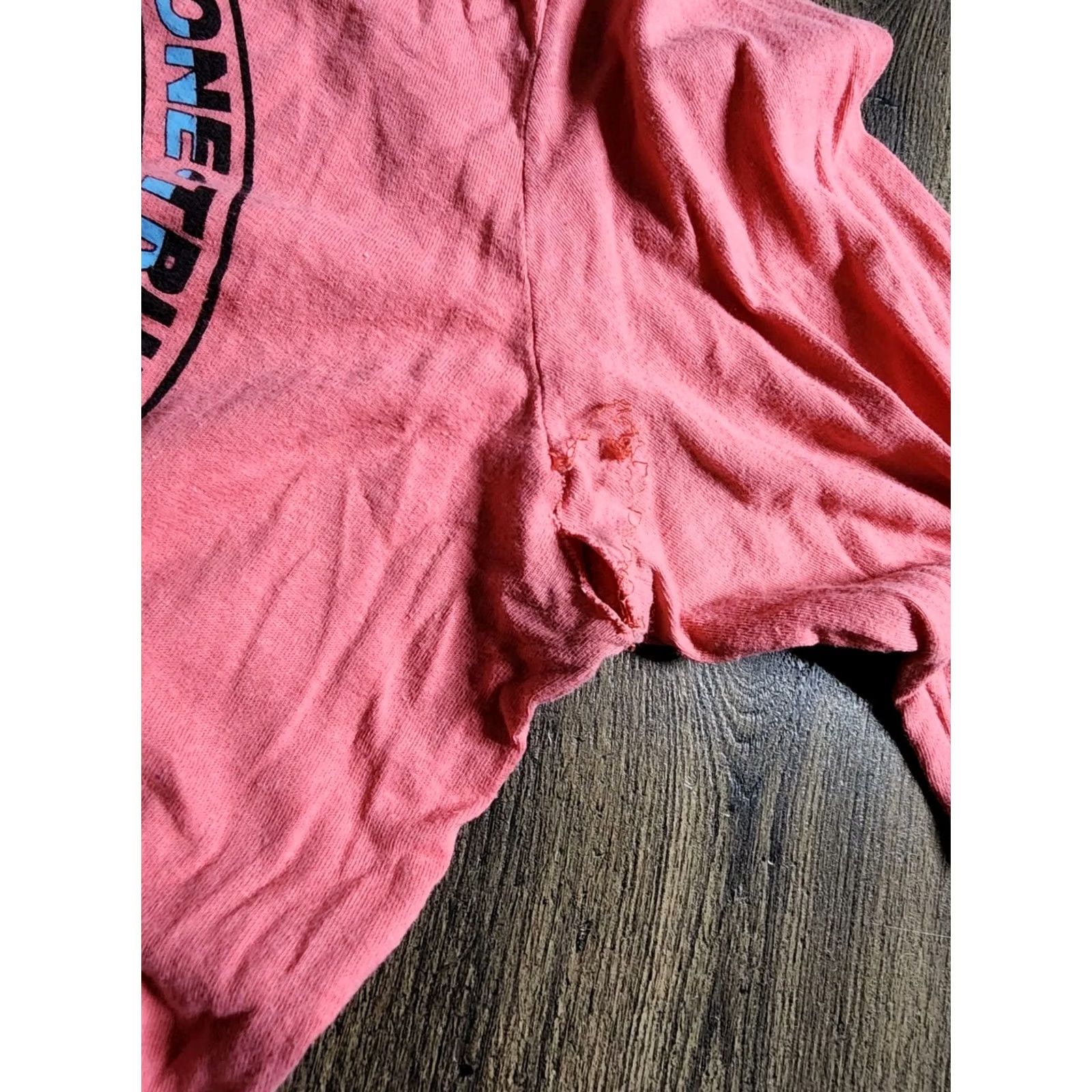 Volcom Volcom Ron Jon Surf Men Long Sleeve Tee T Shirt Thrashed Double Sided Pink S Volcom Ron Jon Beach 90s Mens Womens? Size US S / EU 44-46 / 1 - 4 Thumbnail