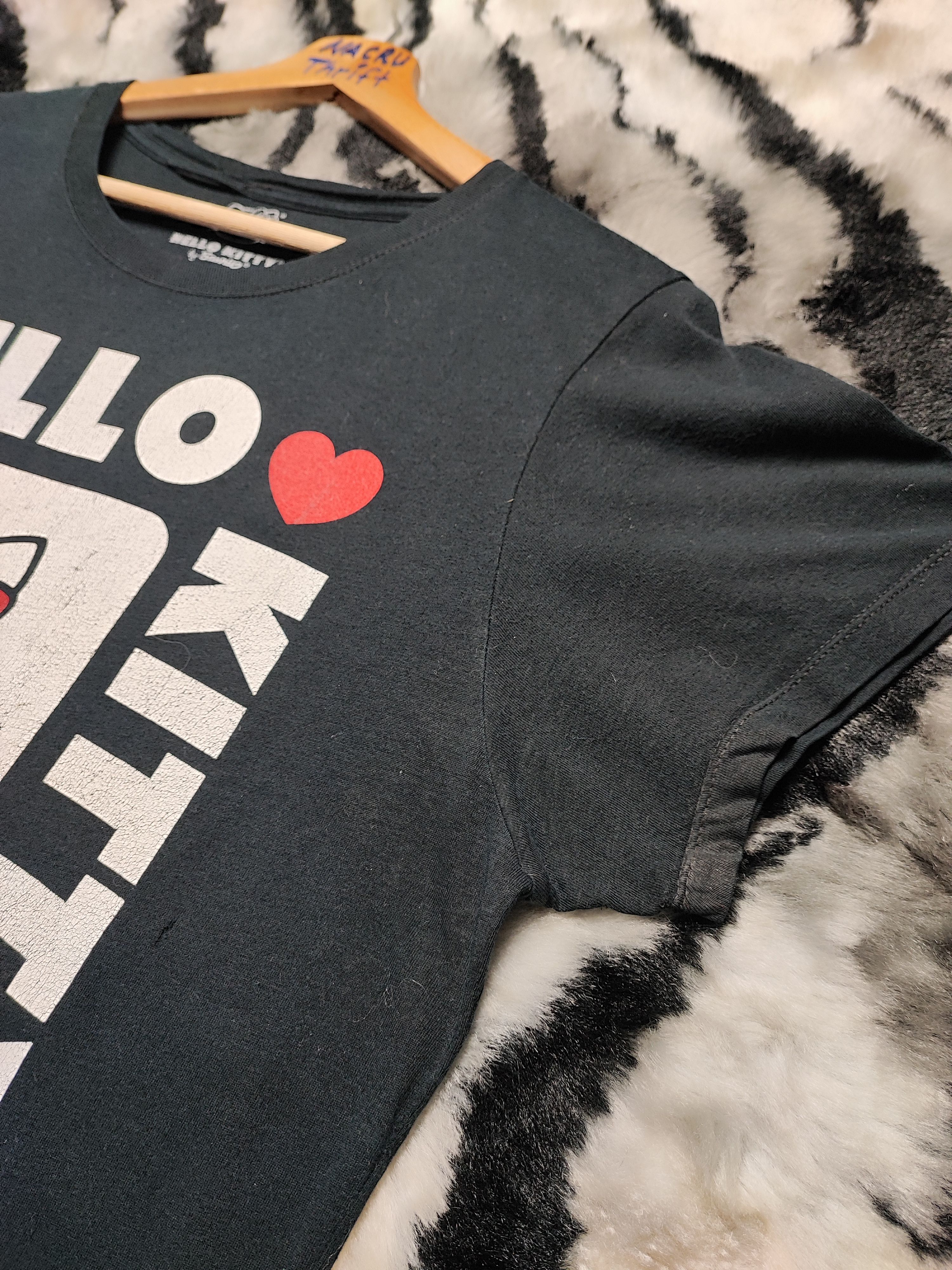 Cartoon Network VINTAGE HELLO KITTY STAFF T SHIRT Size US L / EU 52-54 / 3 - 8 Thumbnail