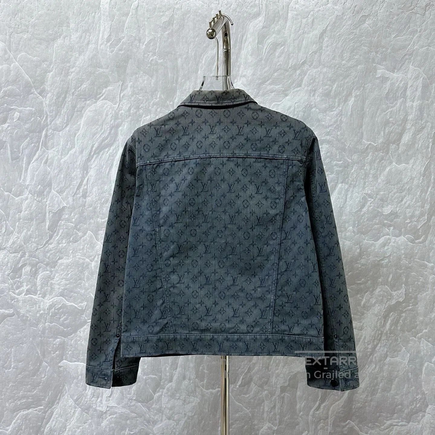 Louis Vuitton louis vuitton patterned denim jacket size 48. Size US M / EU 48-50 / 2 - 4 Thumbnail
