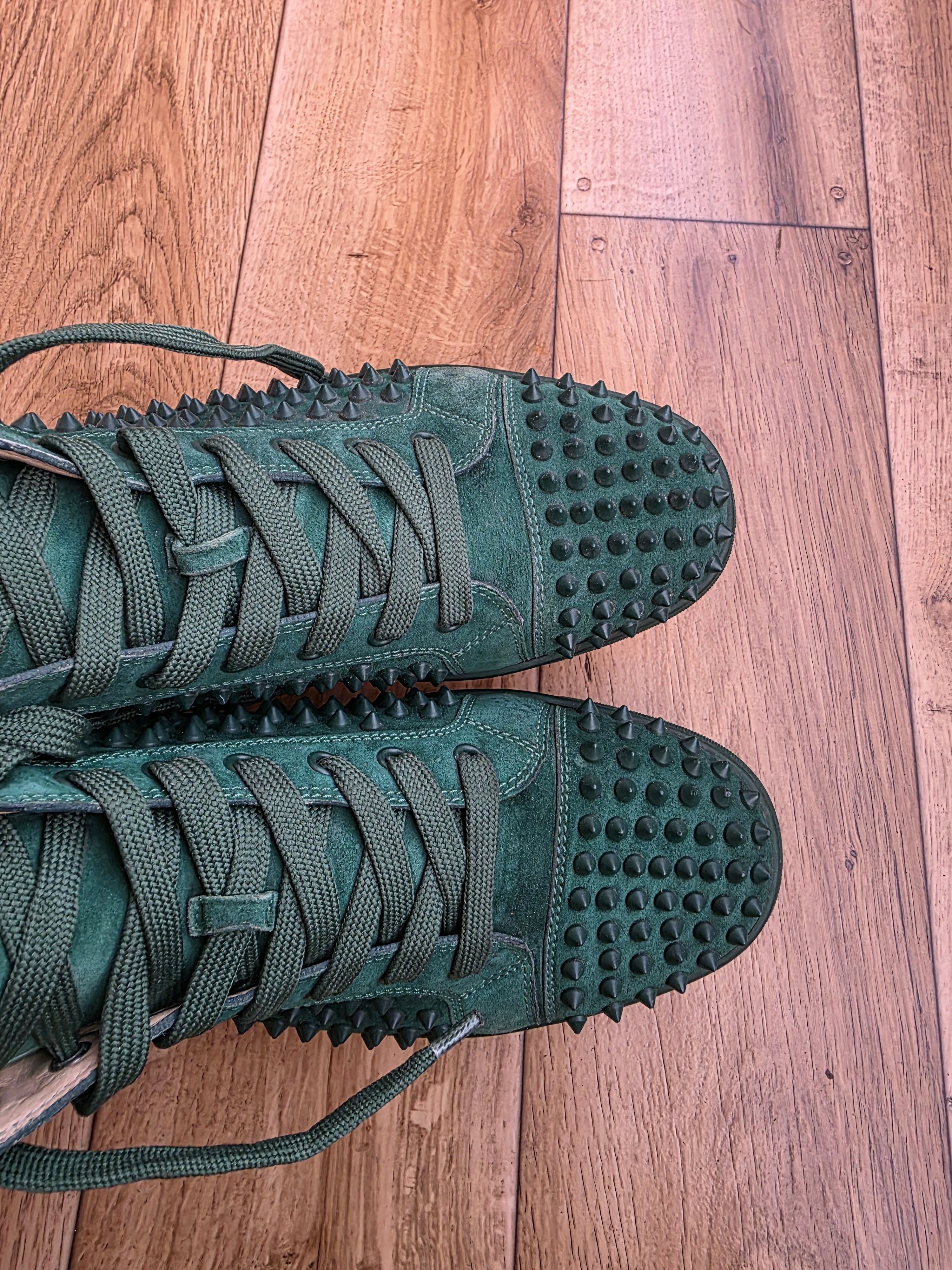 Christian Louboutin Christian Louboutin Suede Louis Junior Spikes Size US 10 / EU 43 - 12 Thumbnail