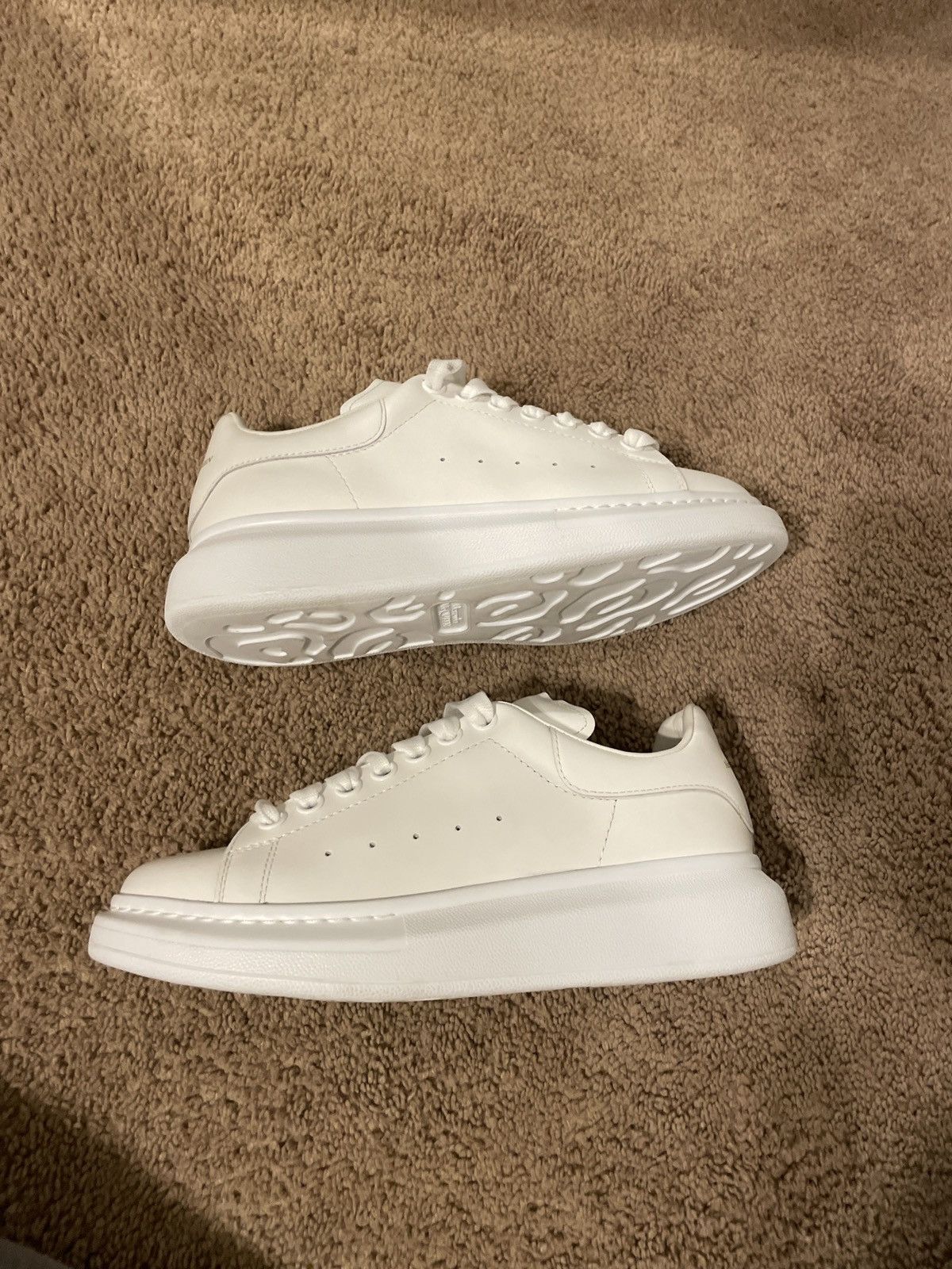 Alexander McQueen Alexander mcqueens Size US 7 / EU 40 - 2 Thumbnail