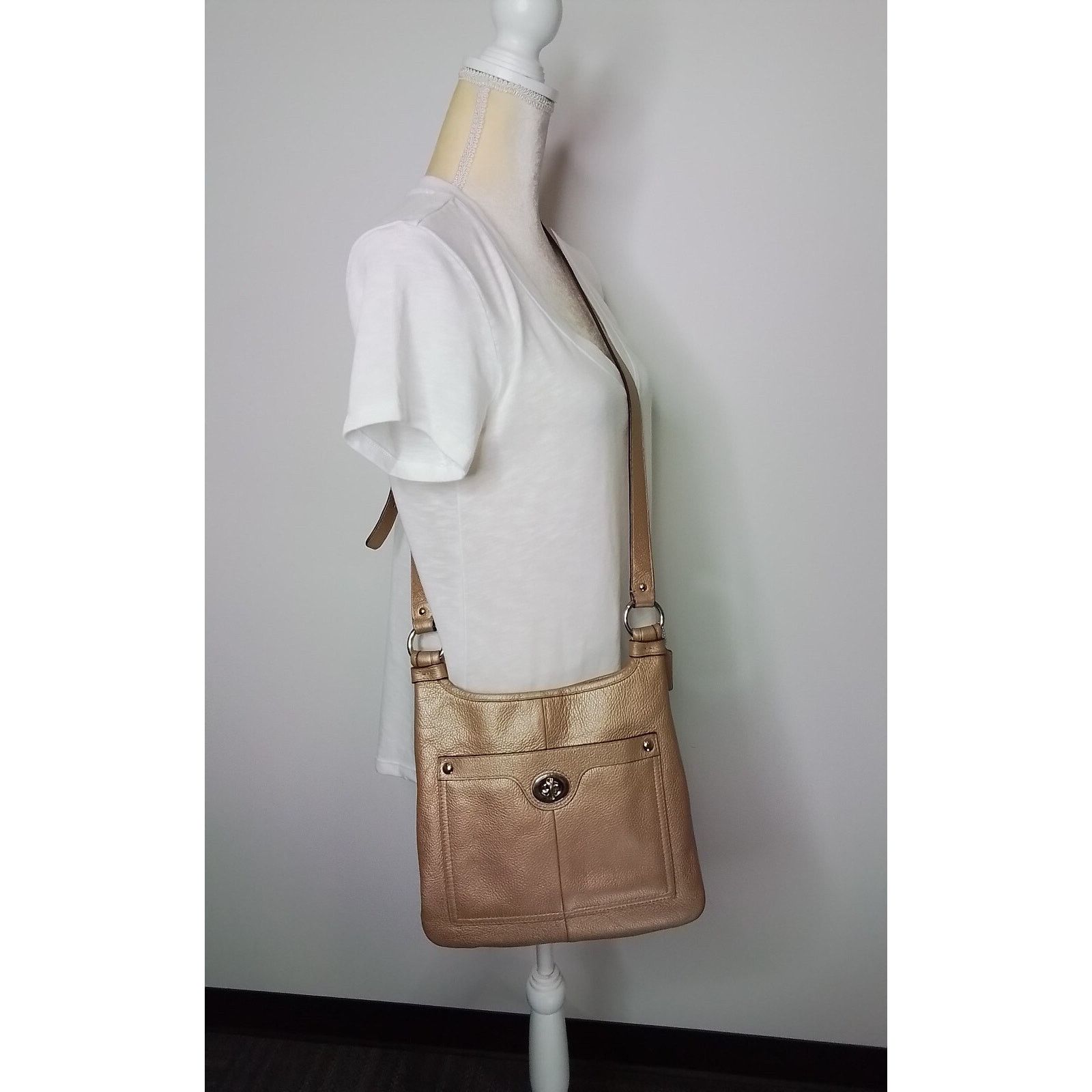 Coach Coach Metallic Leather Purse #W2787 Size ONE SIZE - 4 Thumbnail