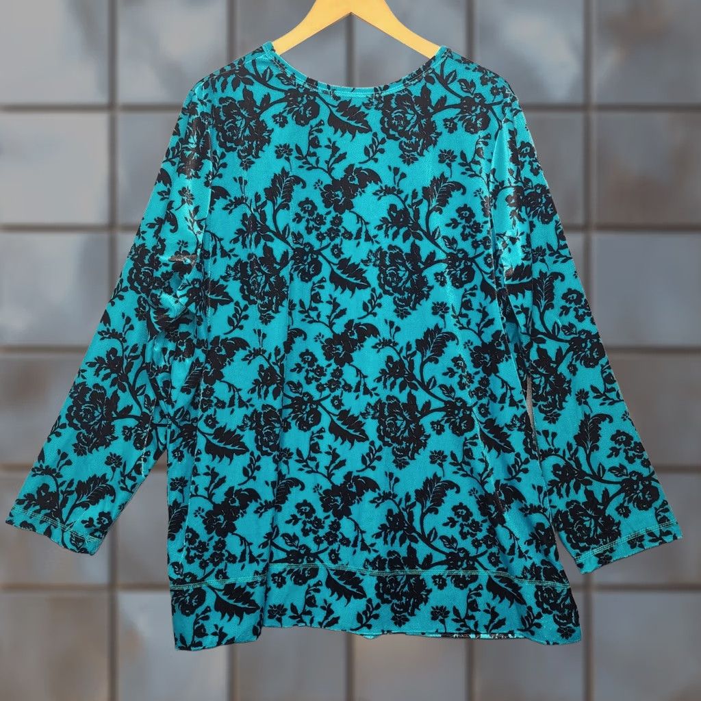 Vintage Woman Within Top 1X Turquoise Black Floral Crushed Velvet Long Sleeve Stretch Blouse Womens Size XL / US 12-14 / IT 48-50 - 1 Thumbnail