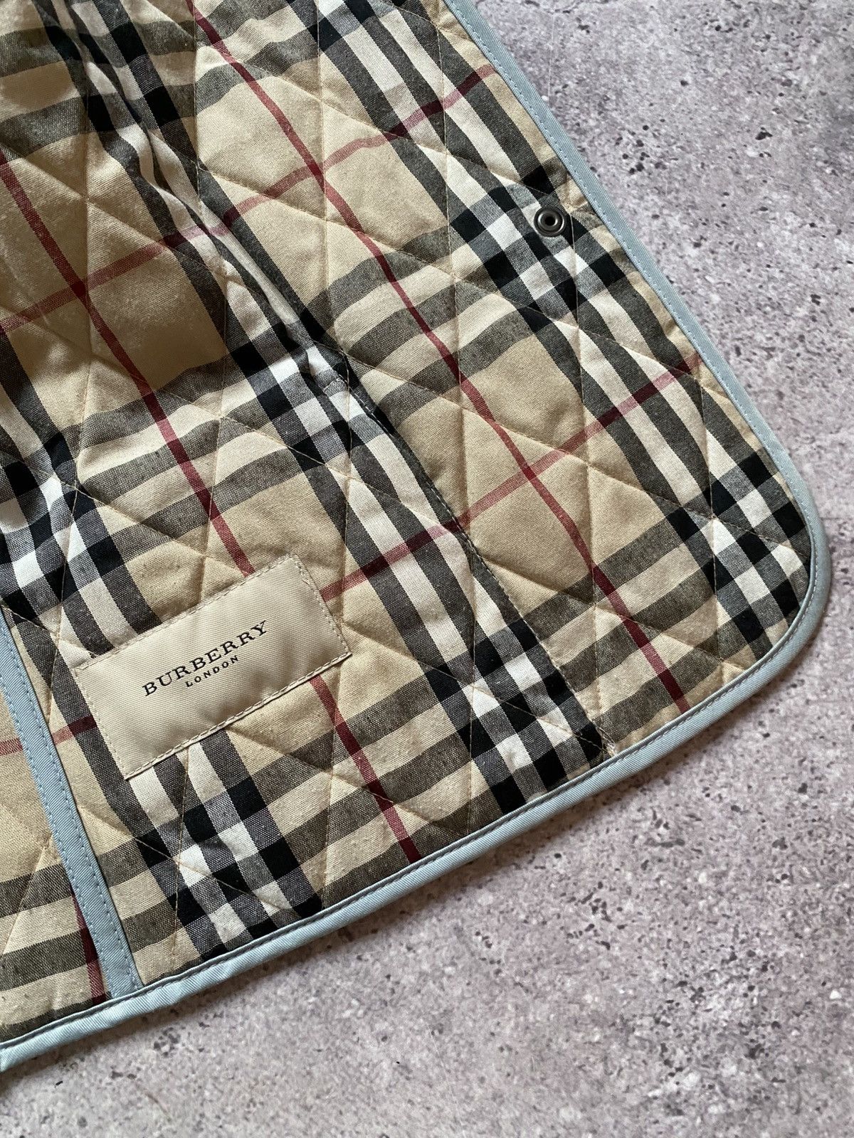 Burberry Vintage Burberry London Quilted Vest Women's Size Xs Luxury Size XS / US 0-2 / IT 36-38 - 6 Thumbnail