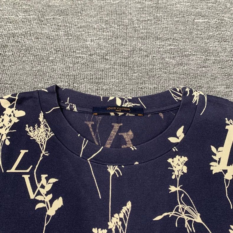 Louis Vuitton Louis Vuitton Dark blue wheat-ear short sleeves Size US L / EU 52-54 / 3 - 4 Thumbnail