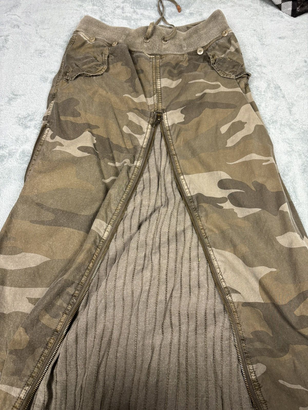 If Six Was Nine G.O.A Camo Skirt. S0346 Size 28" / US 6 / IT 42 - 6 Thumbnail