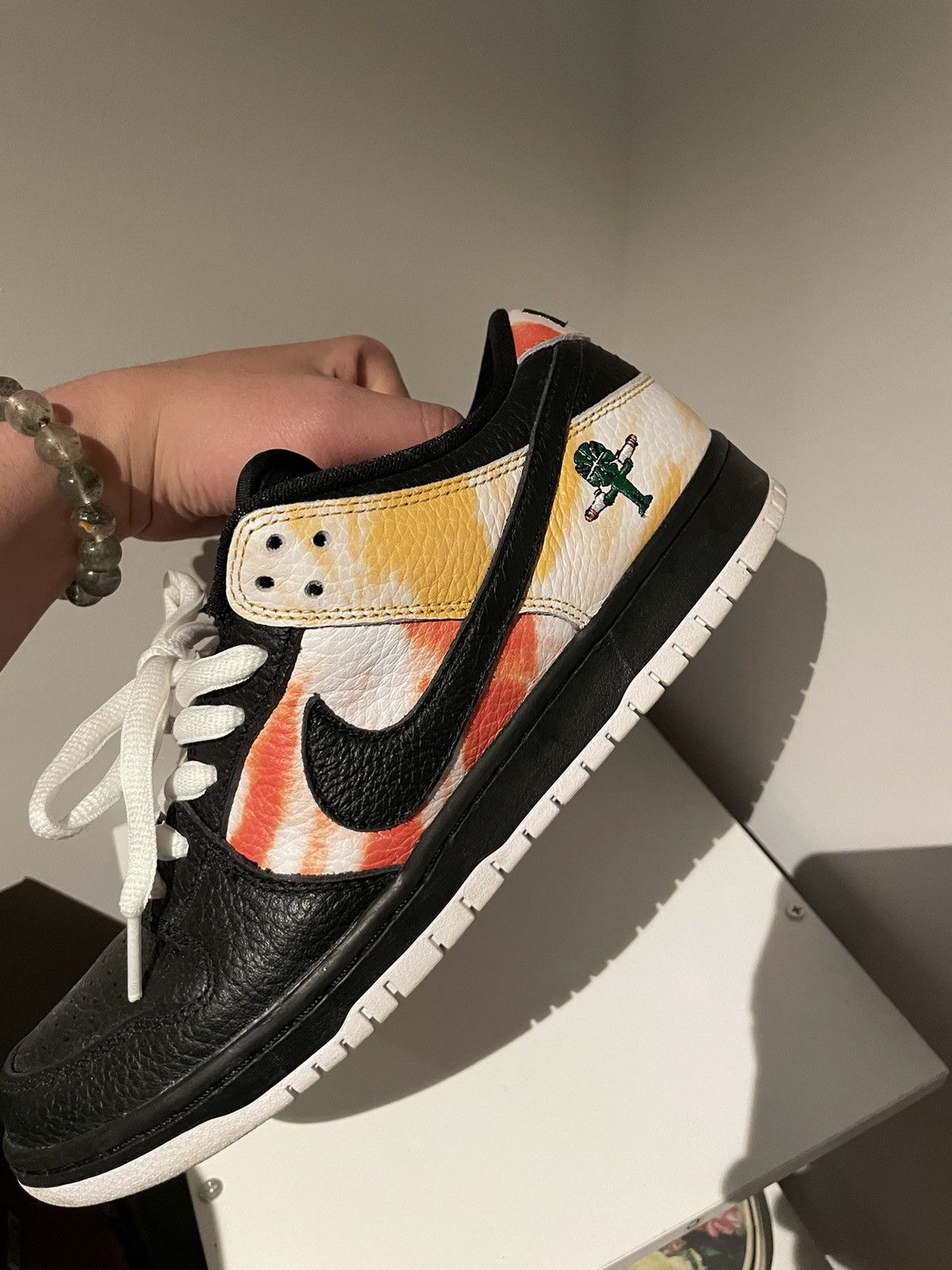 Nike SB Nike SB Dunk Low Raygun Sz 9 Size US 9 / EU 42 - 3 Thumbnail