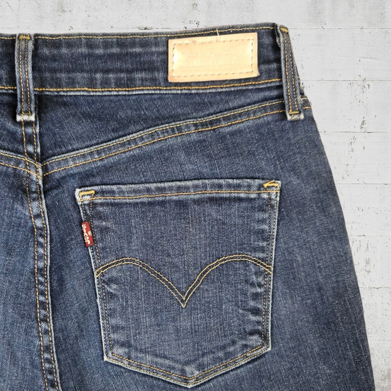Levi's Levi’s Dark High Rise Slim Skinny Jeans Size 28 Size 28" / US 6 / IT 42 - 7 Thumbnail