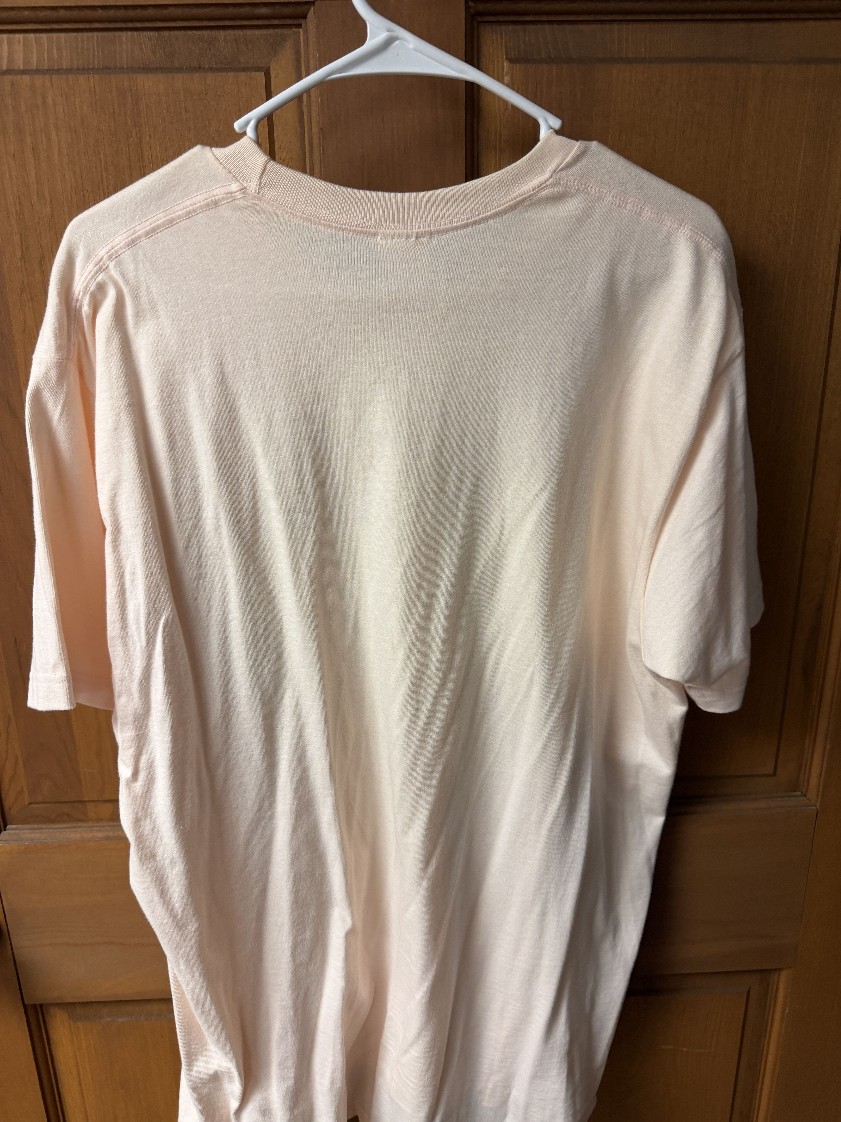 Supreme Supreme Men's Light Peach T-shirt Size Large In Great Shape! Size US L / EU 52-54 / 3 - 4 Thumbnail