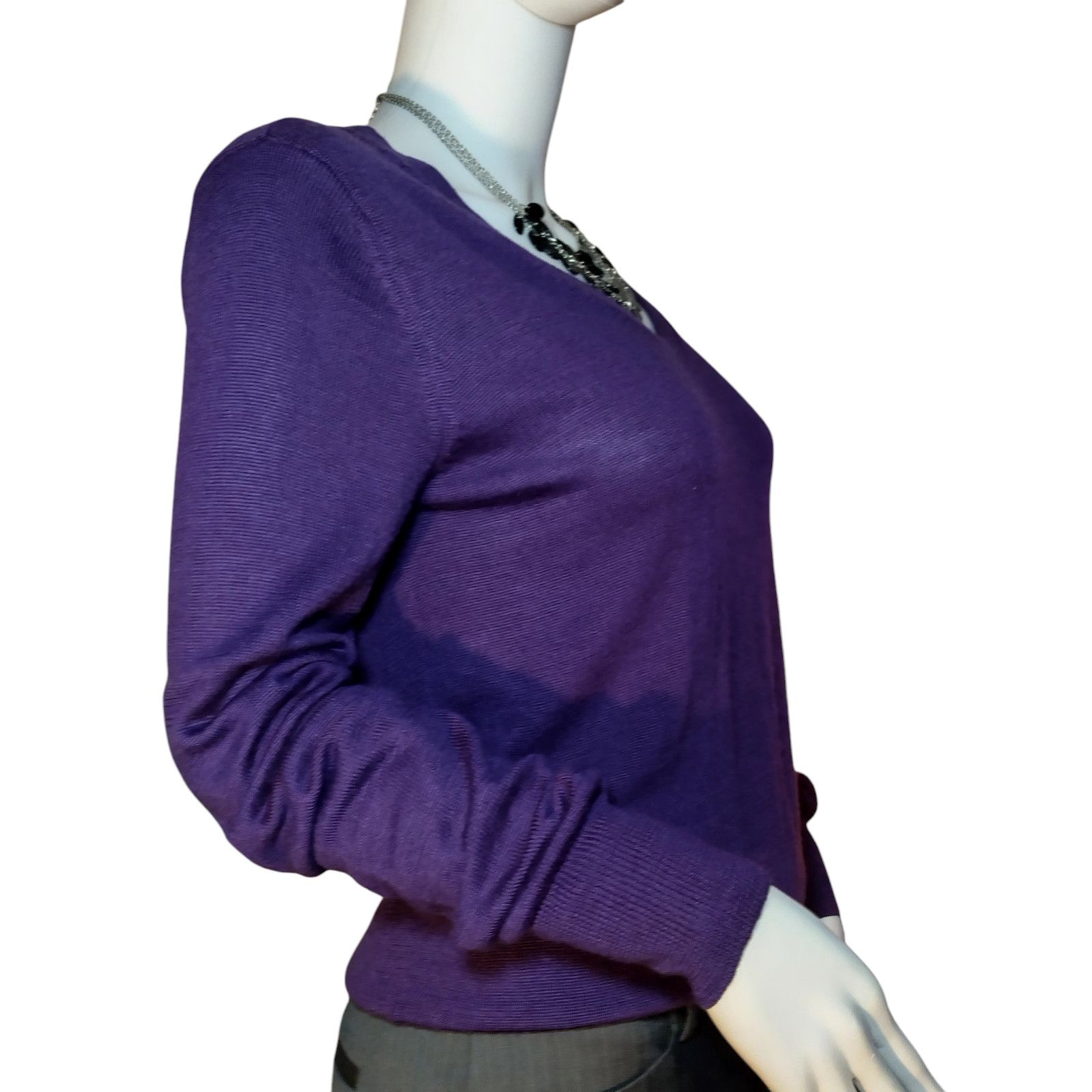 Ann Taylor Ann Taylor Sweater Long Sleeves V-Neck Knit Purple Size 4 Size S / US 4 / IT 40 - 3 Thumbnail