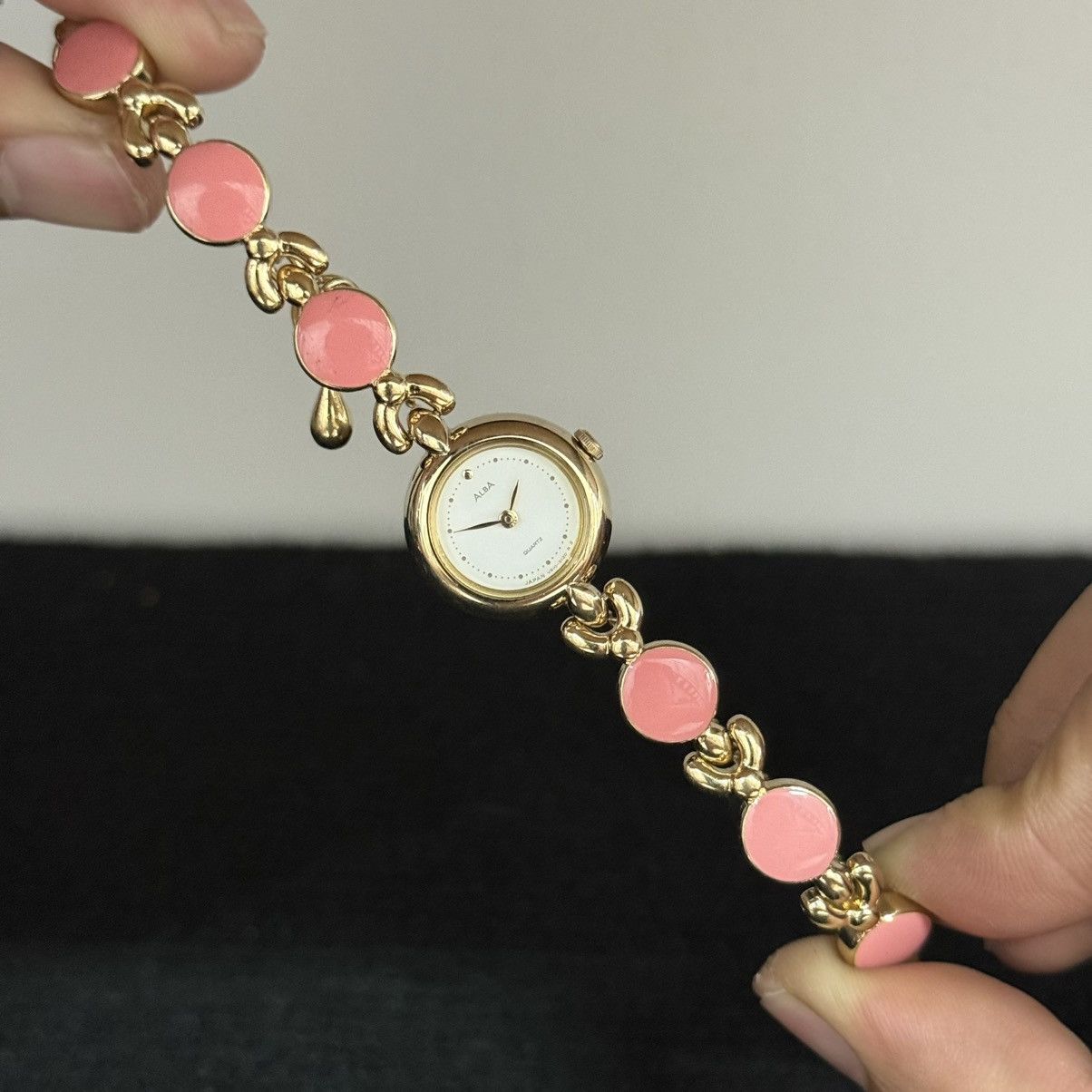 Seiko Seiko Alba Gold Pink Bracelet V810-0910 Size ONE SIZE - 1 Thumbnail