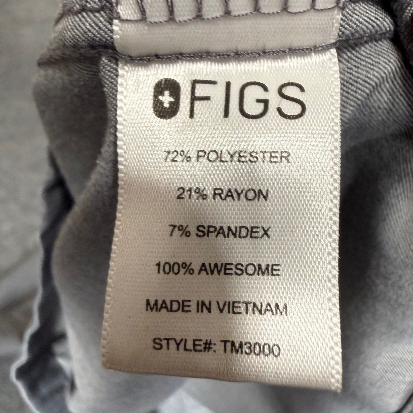 Other FIGS Mens Chisec 3-Pocket Scrub Top Gray V-Neck Medium Size US M / EU 48-50 / 2 - 3 Thumbnail
