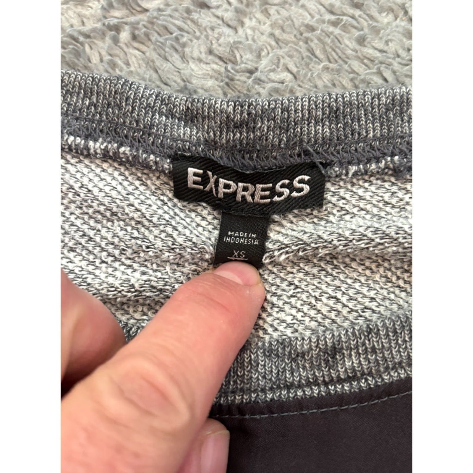 Express Express Sweater Womens XS Gray Floral Mixed Media Long Sleeve Crew Neck Size XS / US 0-2 / IT 36-38 - 2 Thumbnail