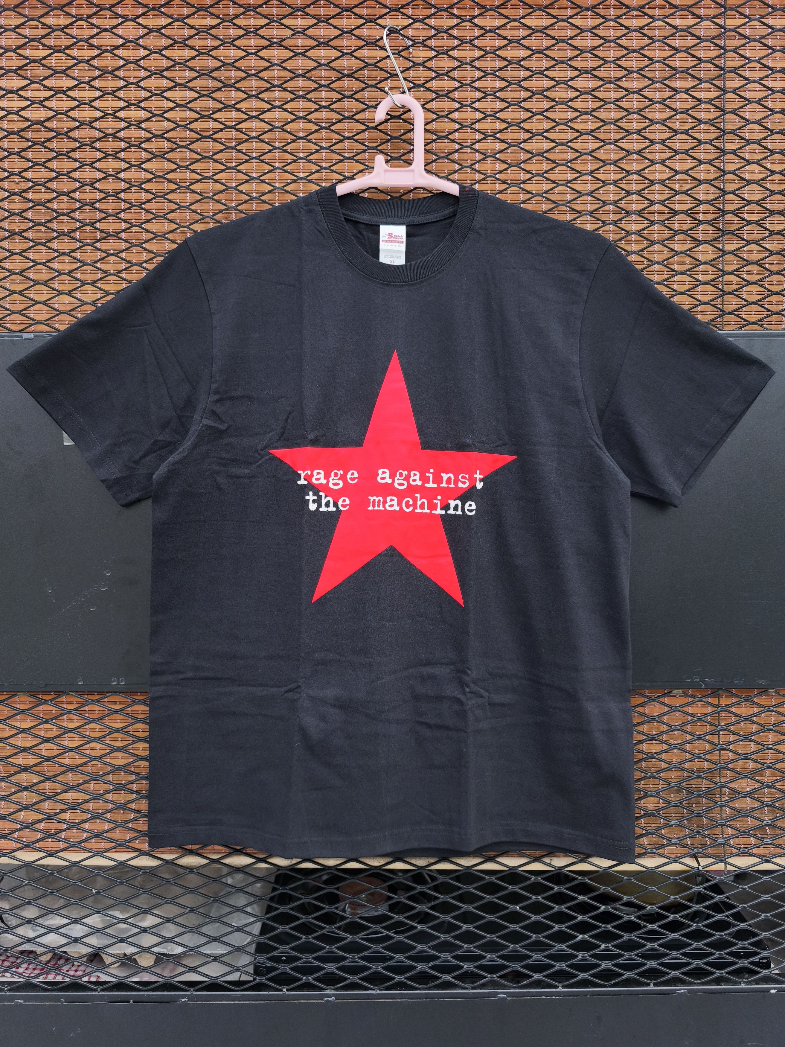 Band Tees Rage Against The Machine People Of The Sun T-shirt Size US XL / EU 56 / 4 - 1 Thumbnail
