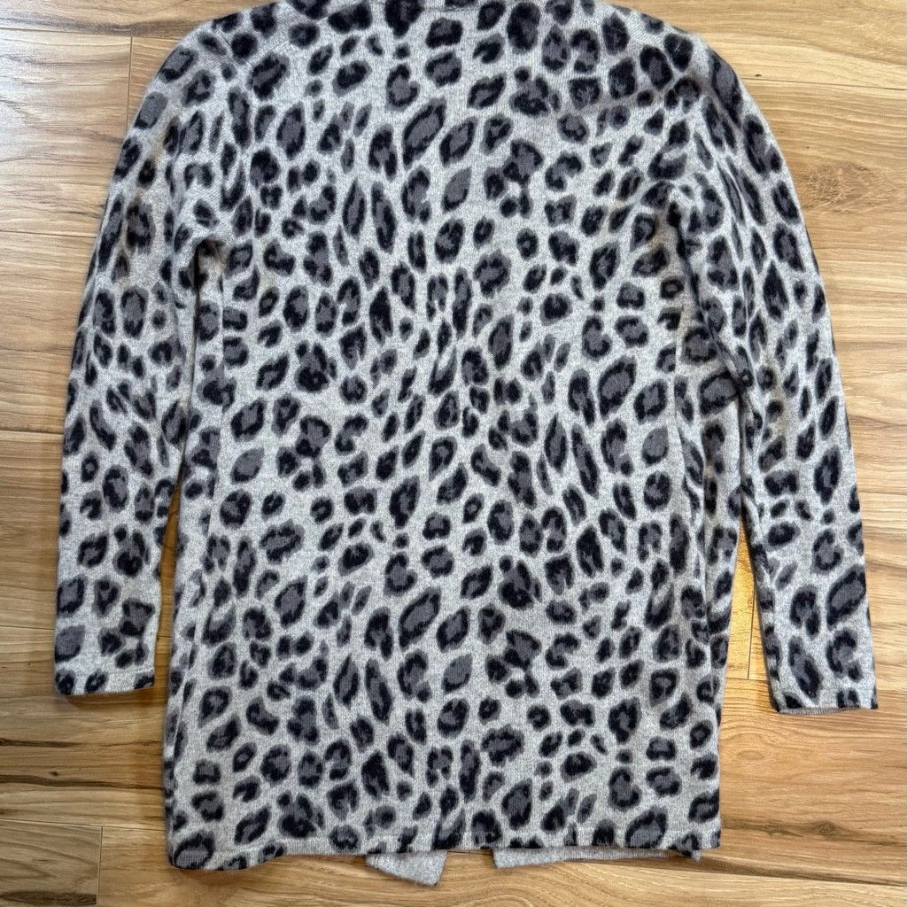 Other Charter Club Women’s XS Cashmere Leopard Cardigan Repaired Size XXS / US 00 / IT 34 - 2 Thumbnail
