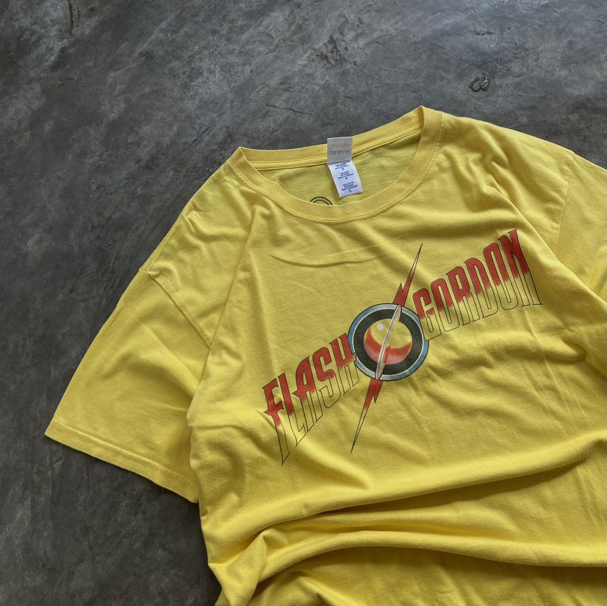 Gildan tshirt queen Flash gordon yellow Size US M / EU 48-50 / 2 - 3 Thumbnail