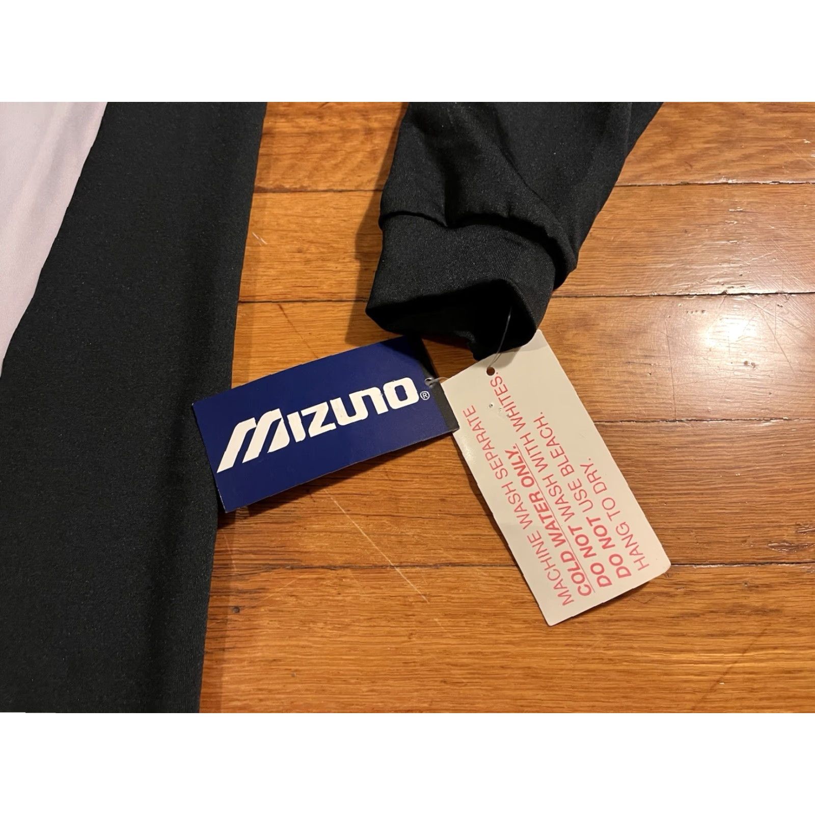 Mizuno VINTAGE Mizuno Performance Long Sleeve Shirt Men’s XL Black White 90s Size US XL / EU 56 / 4 - 4 Thumbnail