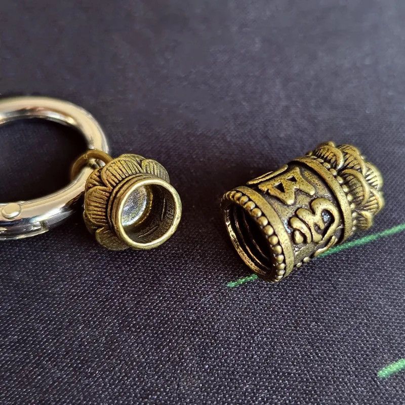 Vintage Openable Metal Ornaments keychain Size ONE SIZE - 2 Thumbnail