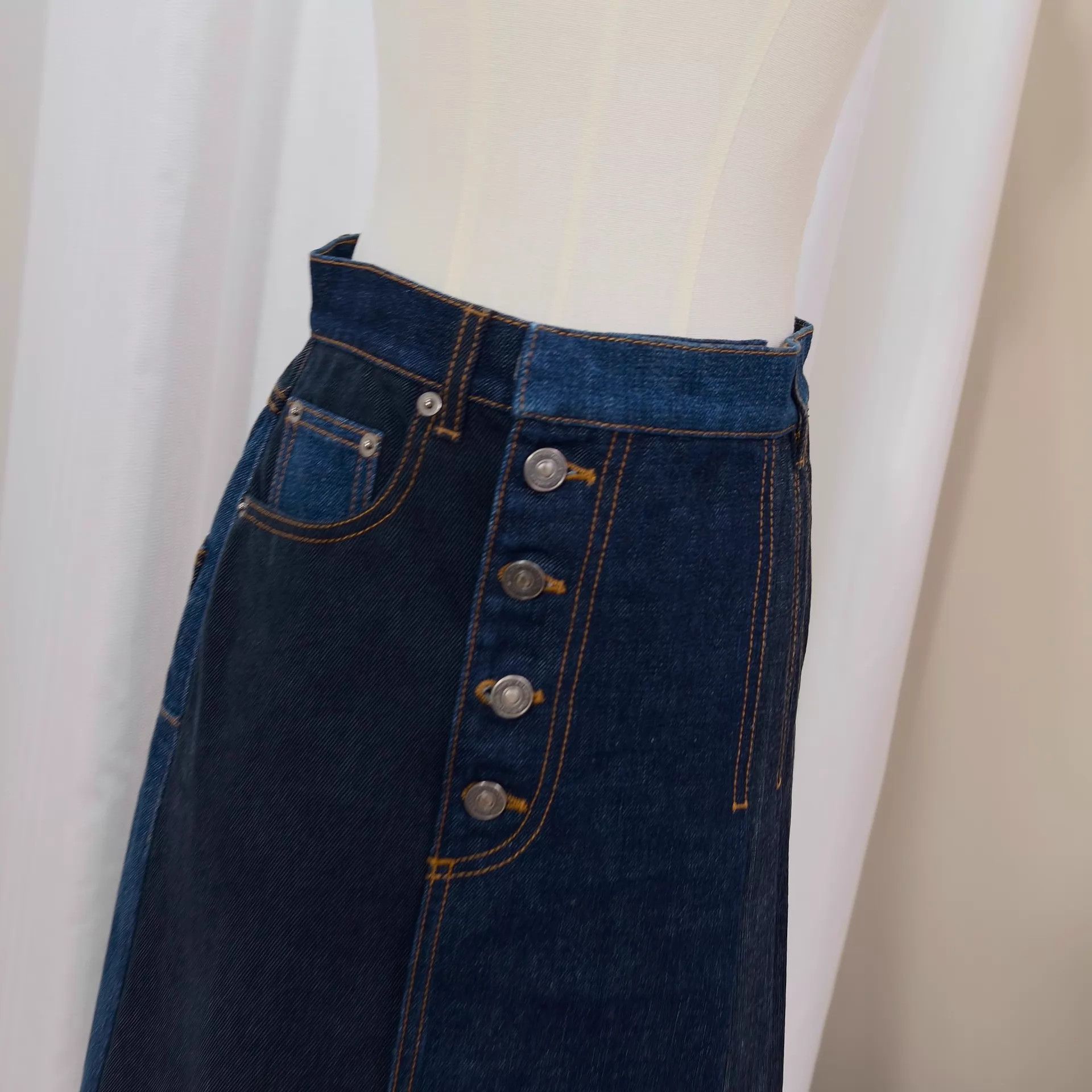 Dior DIOR Color Blocked Pleated Buttoned Denim Skirt Size 34 Size 25" / US 0 / IT 36 - 2 Thumbnail