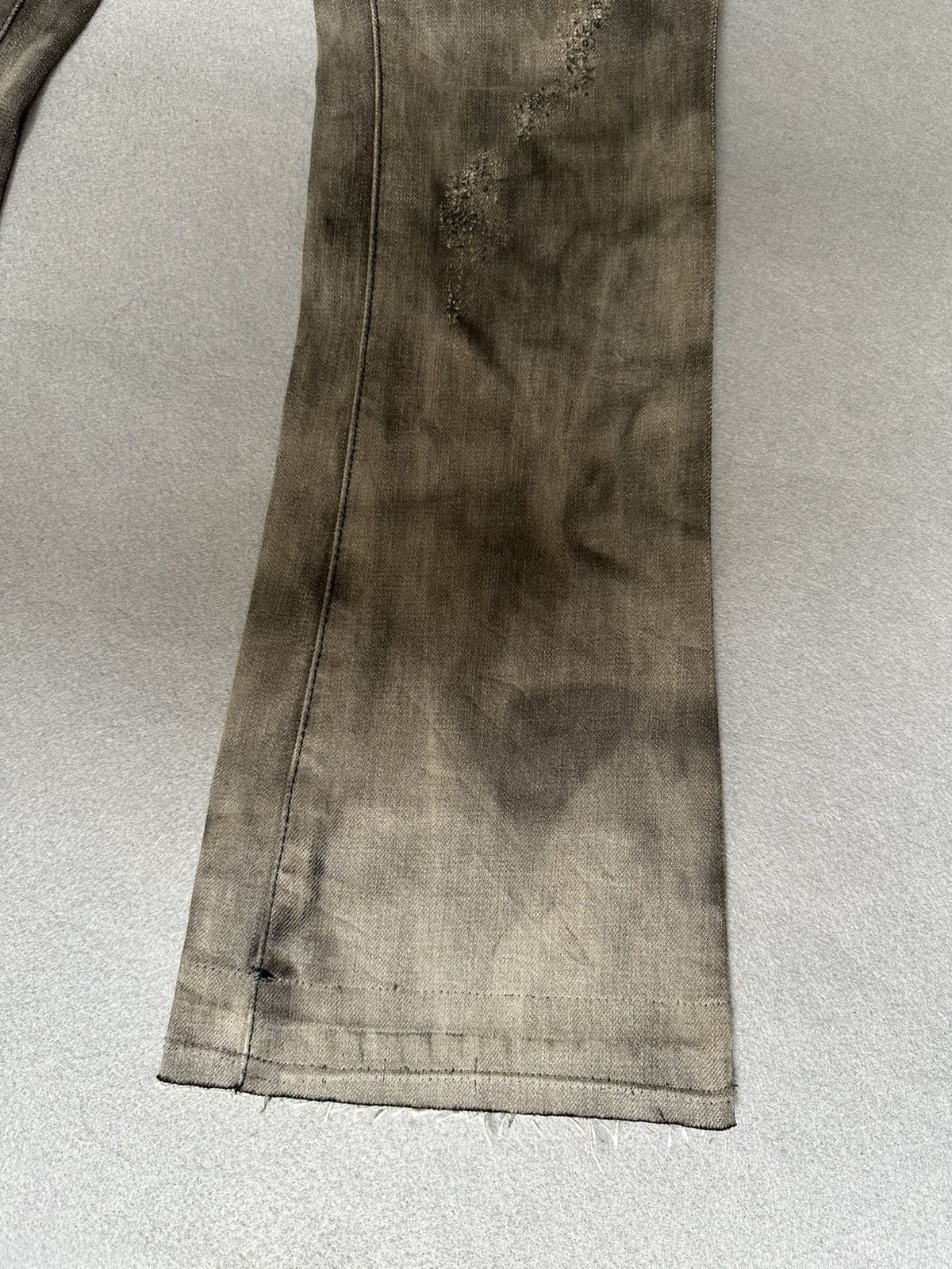 Japanese Brand FLARE Civarizie Distressed Release Leg Denim Size US 31 - 6 Thumbnail