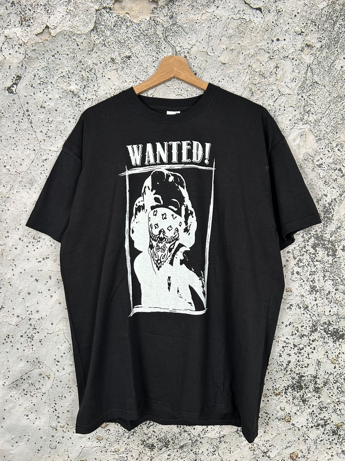 Vintage Vintage Wanted Graphic Tee 90s Movie Grunge Rock Punk Size US XL / EU 56 / 4 - 1 Thumbnail