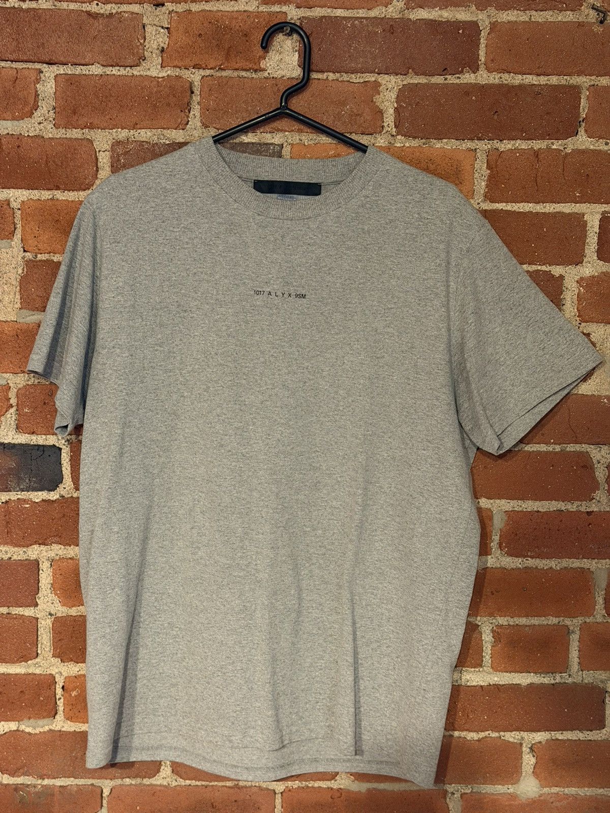 1017 Alyx 9SM F19-ALYX-AAU t-shirt