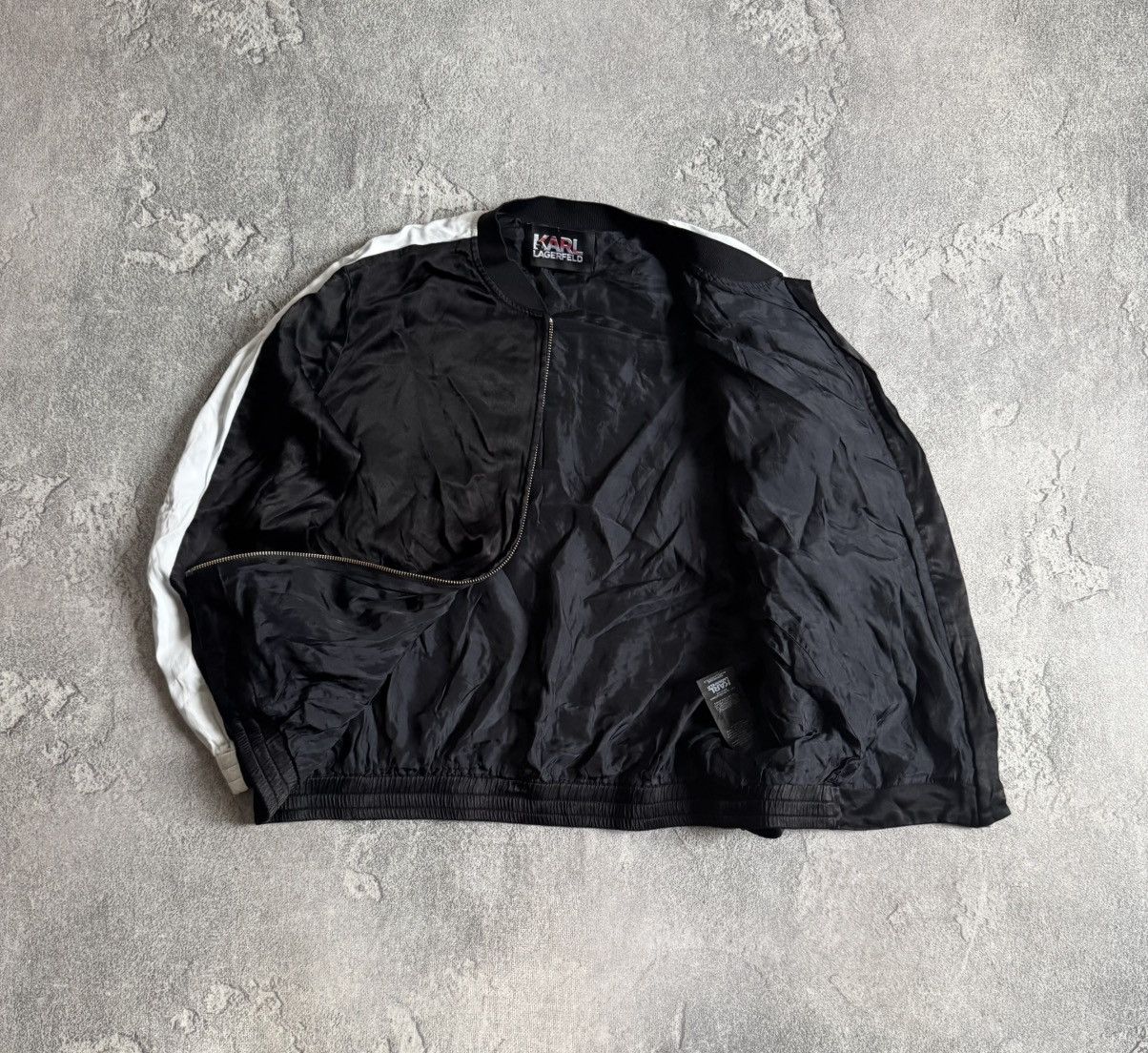 Karl Lagerfeld Karl Lagerfeld IT48/FR44/EU42 bomber zip jacket big logo Size L / US 10 / IT 46 - 9 Thumbnail