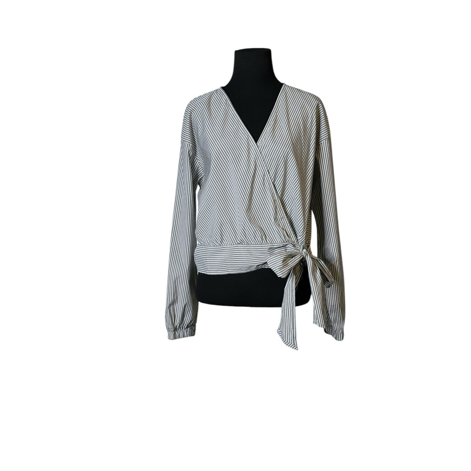 Mossimo Mossimo gray white stripes wrap blouse size Small Size S / US 4 / IT 40 - 10 Thumbnail
