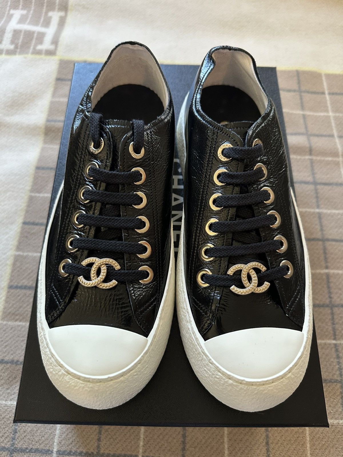 Chanel Chanel sneaker black size 38 Size US 8 / IT 38 - 1 Thumbnail