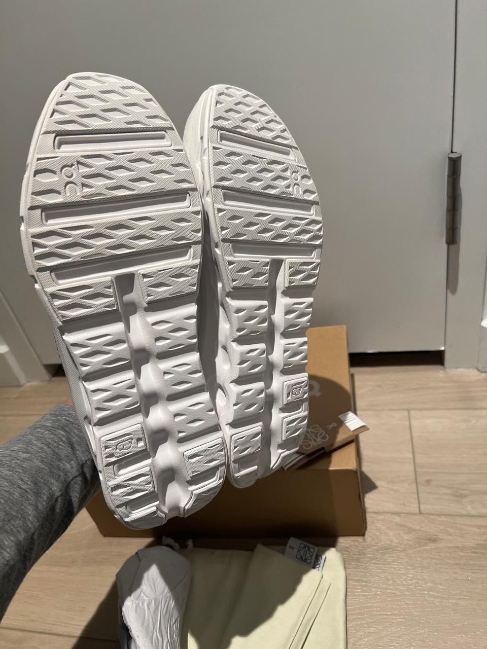 Loewe × On On x Loewe runners Size US 14 / EU 47 - 6 Thumbnail