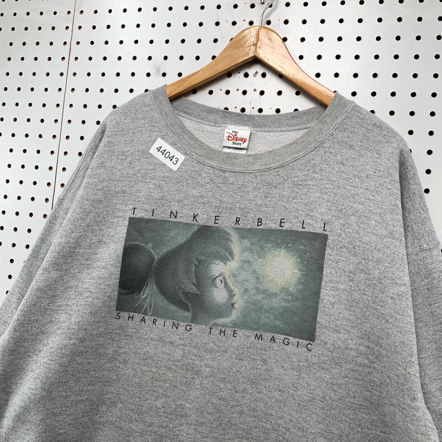 Disney VINTAGE Disney Tinkerbell Sharing The Magic Crewneck Sweatshirt 2XL Gray Fleece Mens Sweatshirt Graphic Print Crew Neck Disney Tinkerbell VTG Size US XXL / EU 58 / 5 - 3 Thumbnail