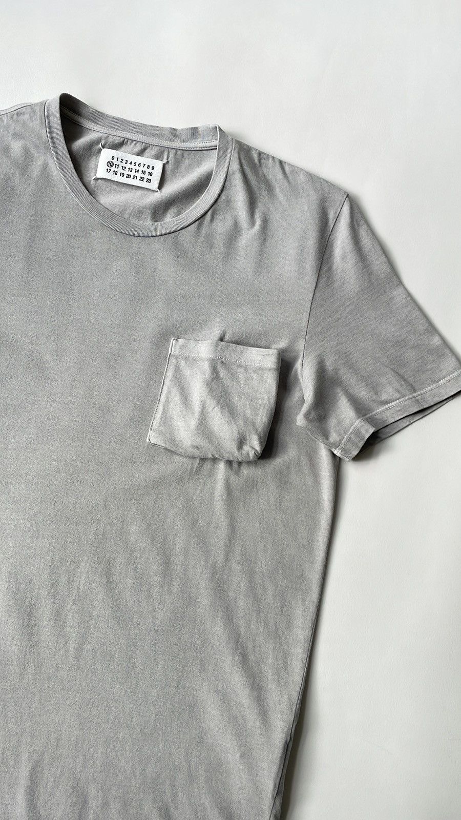 Maison Margiela S/S 10 ‘Smokers’ Pocket T Shirt Size US S / EU 44-46 / 1 - 5 Thumbnail