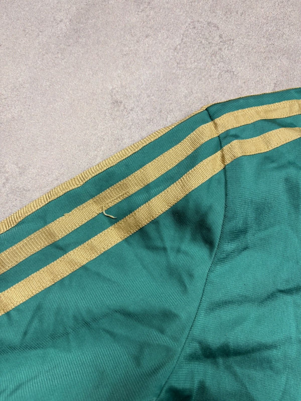 Adidas Vintage Adidas Originals Green Trefoil Track Jacket Size 36 Size XS / US 0-2 / IT 36-38 - 14 Thumbnail