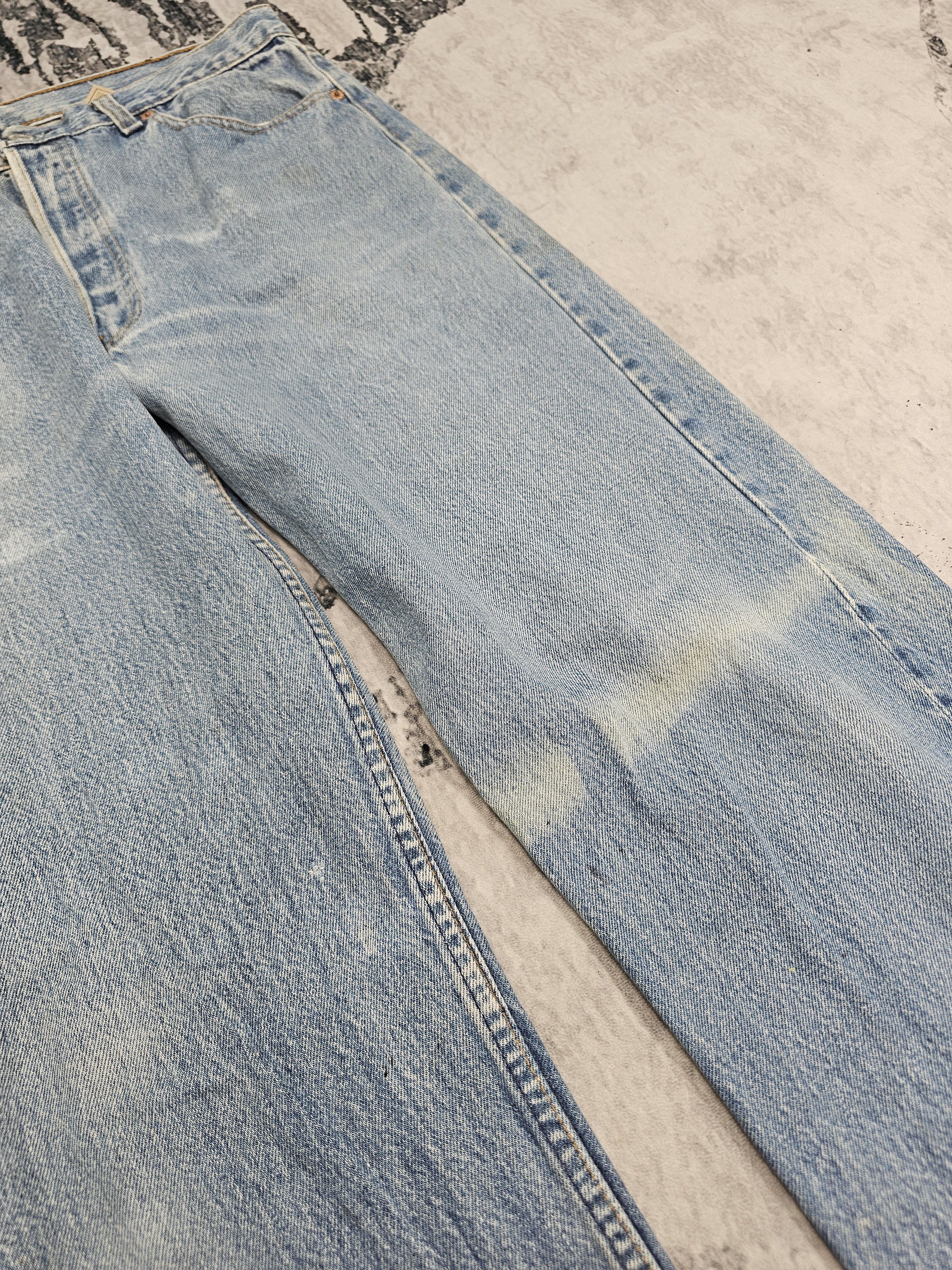 Levi's Vintage Clothing Vtg 90's LEVIS 501 Bleach Faded Blue Jeans Made In USA L0546 Size US 34 / EU 50 - 6 Thumbnail