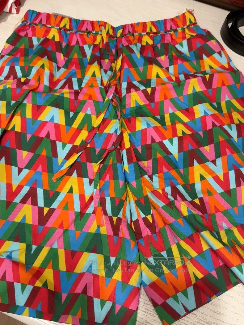Valentino Valentino shorts Size 39" - 1 Thumbnail