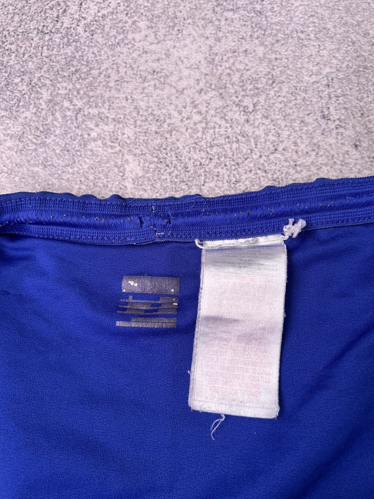 Nike × Vintage Vintage Manchester United Shorts Mens Blue Football Nike Size US 33 - 11 Thumbnail