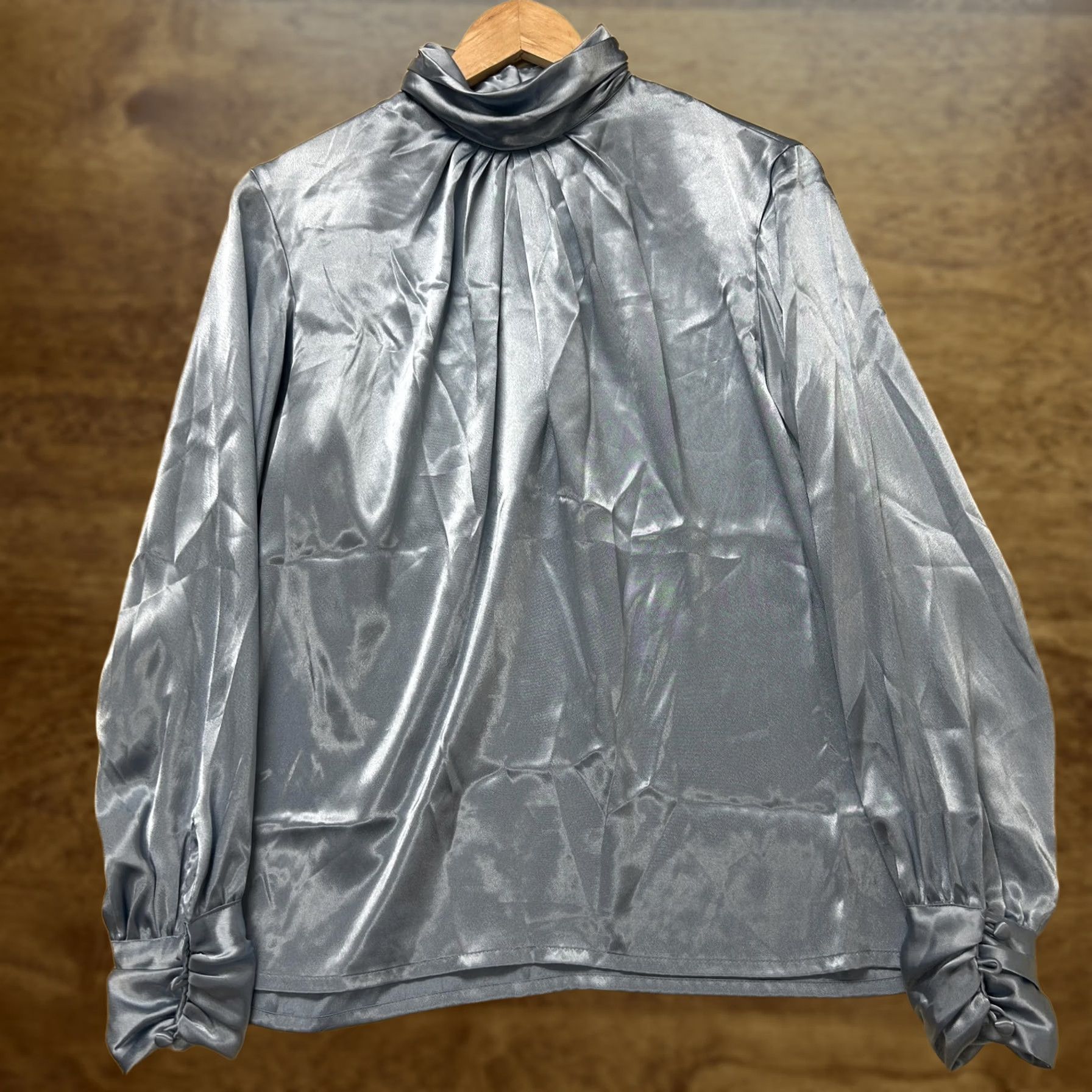 Vintage VINTAGE Karen Scott Blouse Women 8 Silver Satin High Neck Ruffle Cuff Long Sleeve Size M / US 6-8 / IT 42-44 - 1 Thumbnail