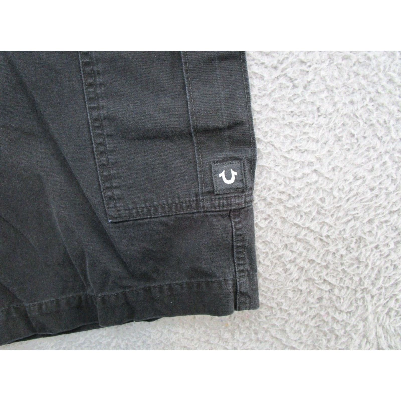 True Religion VTG Y2K True Religion Cargo Shorts Mens Size 33 Black Hip Hop Cargo Shorts Black Mens 33 Size US 33 - 2 Thumbnail