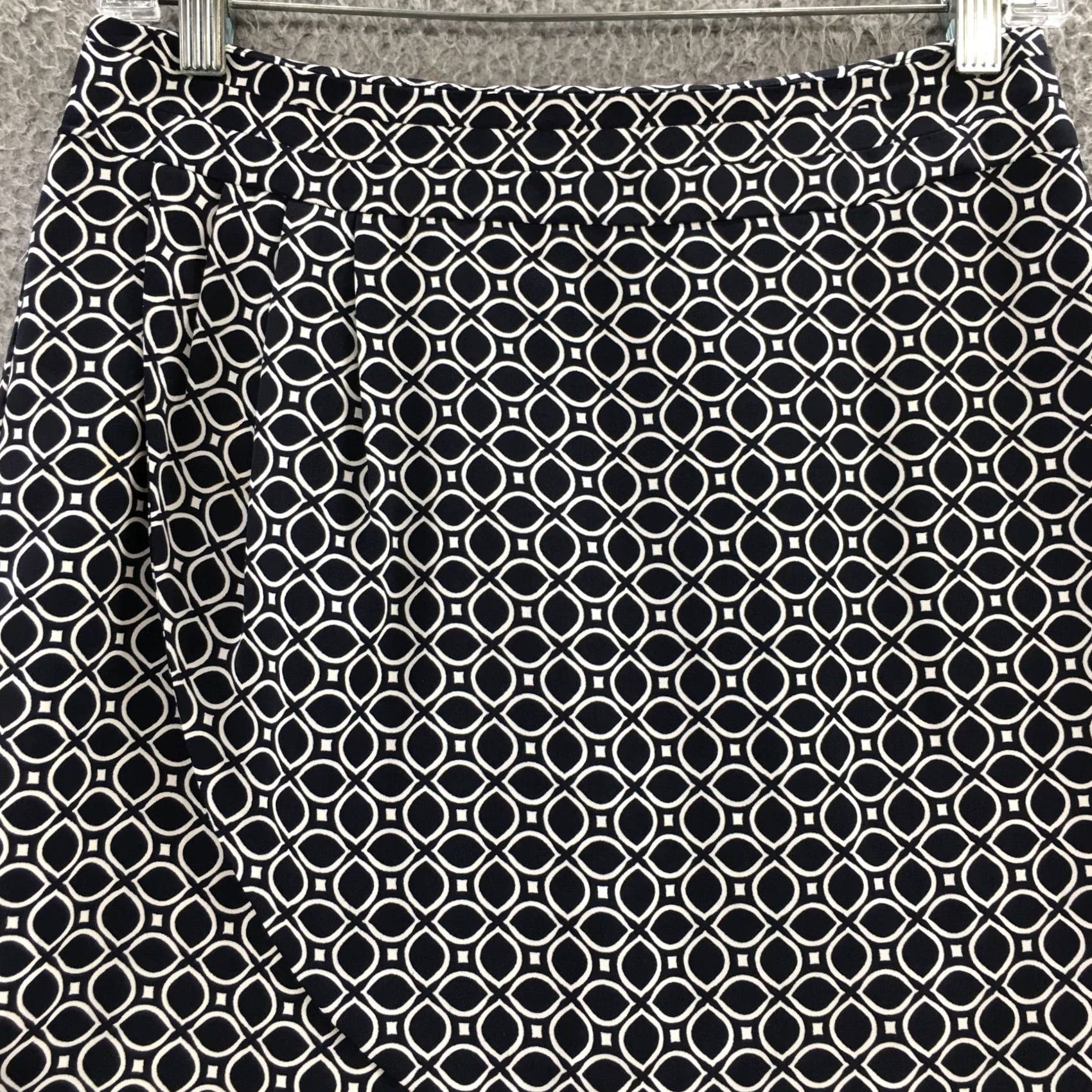 Banana Republic Banana Republic Mini Skirt Womens 2 Multicolor Floral Print Flat Front Zip Short Size 26" / US 2 / IT 38 - 2 Thumbnail