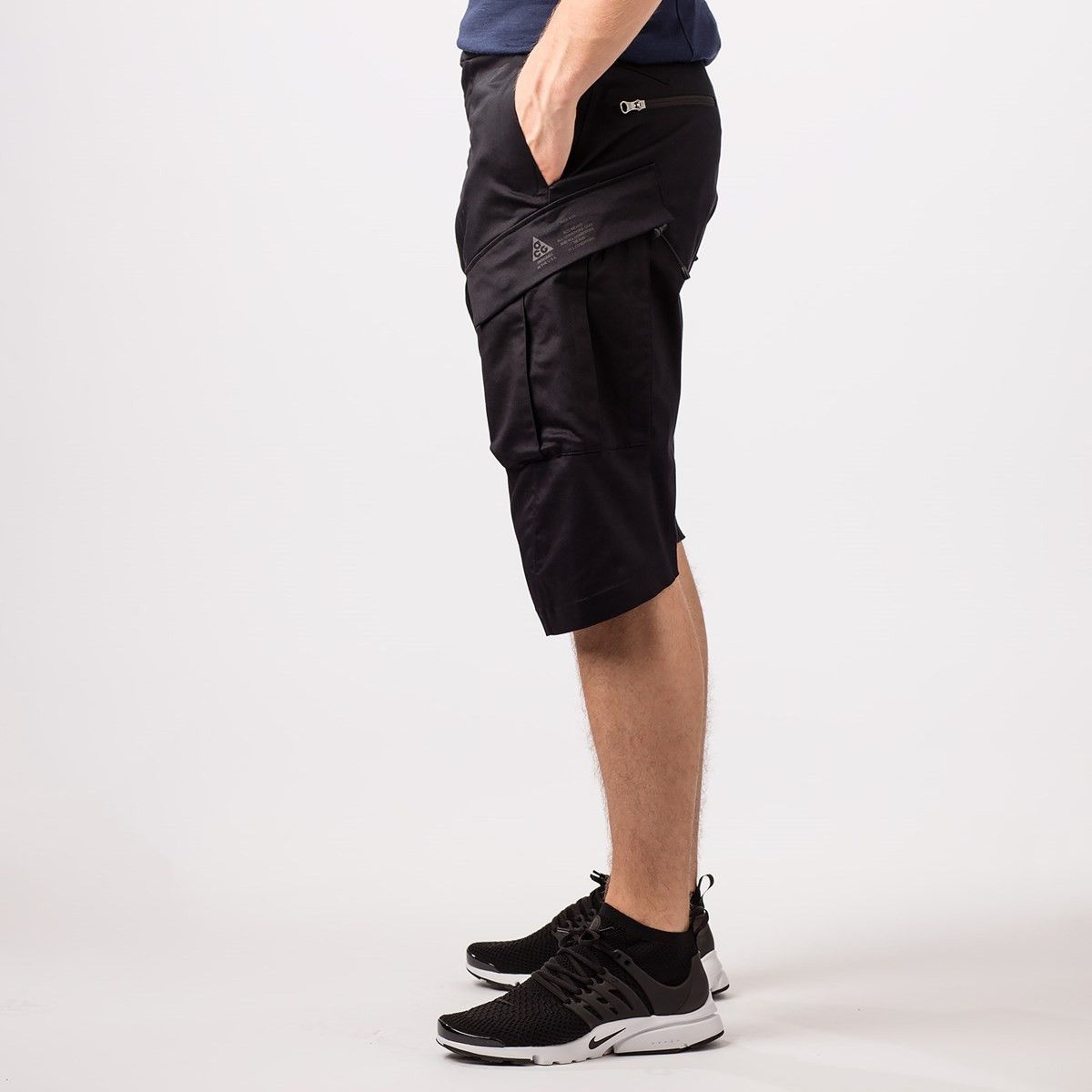 Errolson Hugh Nike ACG - Errolson Hugh - S/S16’ - Tech Cargo Shorts Size US 28 / EU 44 - 18 Thumbnail