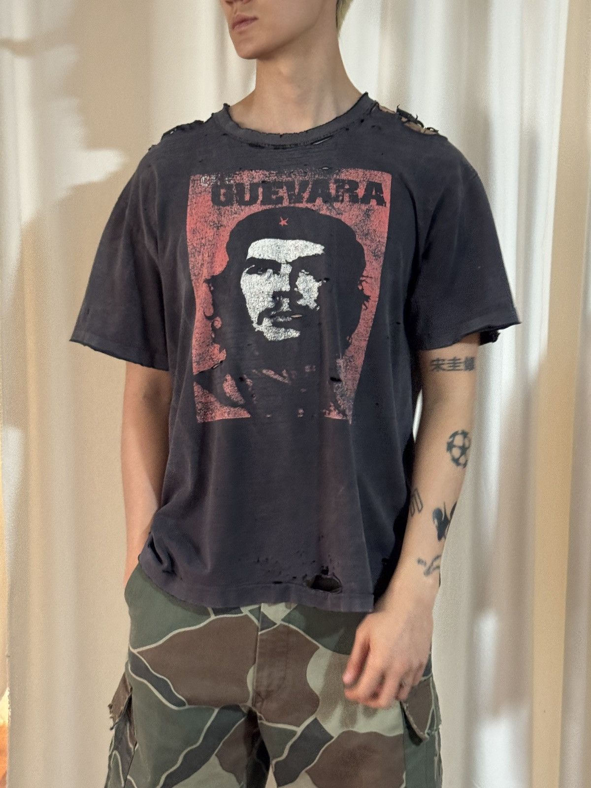 Vintage Didier Boro 90'S Che Guevara Trashed T-Shirt Size US XL / EU 56 / 4 - 9 Thumbnail