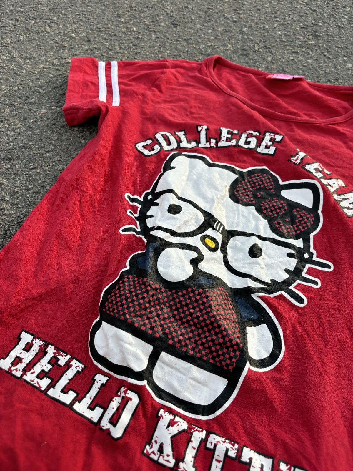 Anime × Cartoon Network × Vintage Vintage Hello Kitty college team tee Size S / US 4 / IT 40 - 3 Thumbnail
