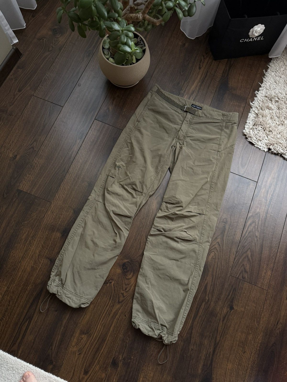 Arc'teryx Arc’teryx Khaki Technical Hiking Pants Men’s Size US 30 / EU 46 - 1 Thumbnail